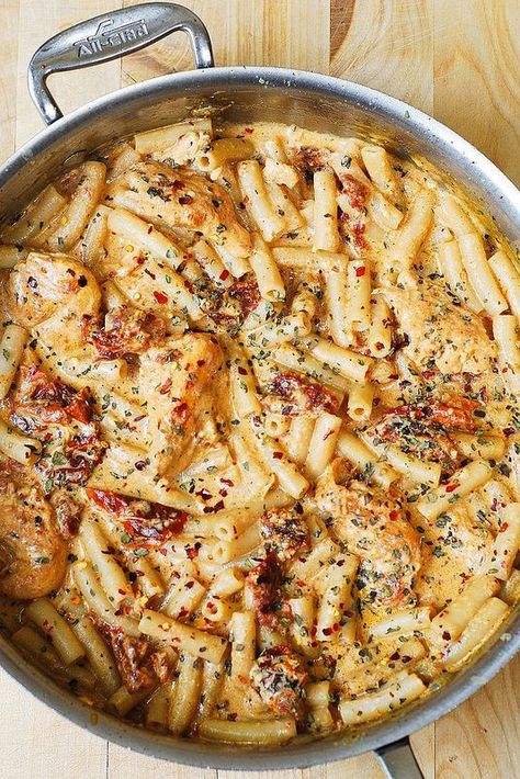 Creamy Rigatoni, Chicken Mozzarella Pasta, Chicken Mozzarella, Pasta Ideas, Mozzarella Pasta, Creamy Chicken Pasta, Rigatoni Pasta, Dried Basil, Mozzarella Chicken