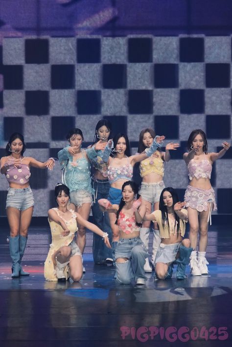 #twice #ready_to_be #Twice_tour Twice Mv, Twice Ready To Be, Twice Kpop, Pop Artist, Mexico City, Crochet Designs, Crochet Clothes, Bangkok, Fashion Outfits