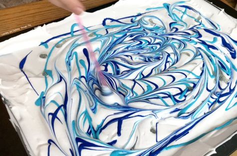 Winter Shaving Cream Marbling Sensory Painting Foam Sensory Play, Shaving Cream Marbling, Sensory Painting, Shaving Cream Art, Shaving Cream Painting, Open Ended Art, Christmas Diy Kids, Stem Experiments, Shaving Foam