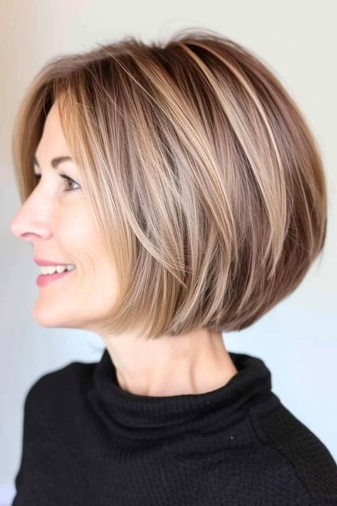 Short Haircuts For Older Women, Haircuts For Older Women, Chin Length Hair, Bob Haircut For Fine Hair, Hairdos For Short Hair, Bob Hairstyles For Fine Hair, Haircuts For Medium Hair, Haircut For Older Women, Short Bob Haircuts