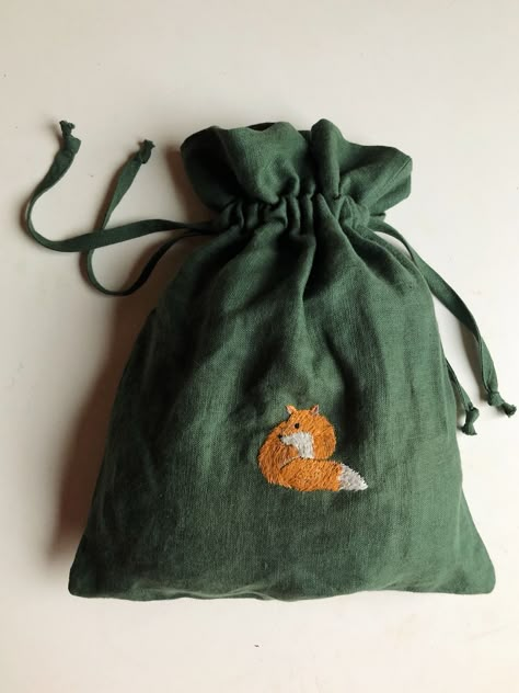 Linen Pouch, Embroidered Gifts, Unique Baby Shower Gifts, Wool Thread, Embroidery Bags, 자수 디자인, Hand Embroidery Art, Linen Bag, Fabric Bags