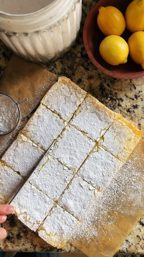 How To Make Lemon Bars, Easy Treat Ideas, Best Lemon Bars Recipe, Lemonies Recipe, Lemon Baking Recipes, Lemon Bars Recipe Easy, Lemon Blondies Recipe, Lemon Recipes Dessert, Lemon Bar Recipes