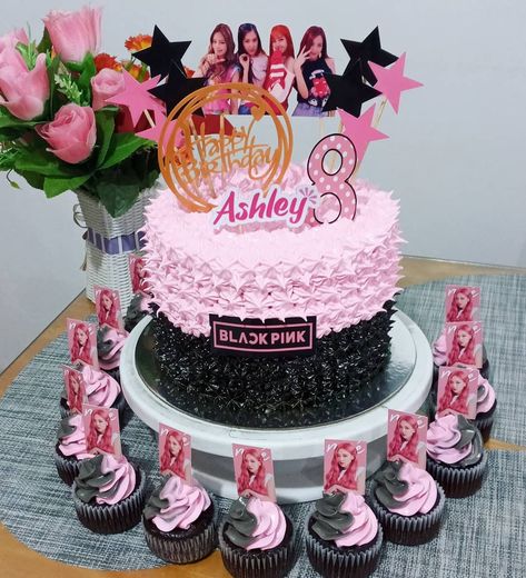 Black Pink Cake Design, Blackpink Cake Design, Black Pink Birthday, Blackpink Cake, Pink Birthday Theme, Anime Party, Pink Birthday Cakes, Pretty Birthday Cakes, Rose Cake