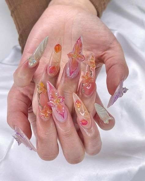 Tiger Lily Nails, Nails Coachella, Batsy Claro, Coachella Nails, Lily Nails, Light Nails, Japanese Nails, Bling Acrylic Nails, Festival Nails