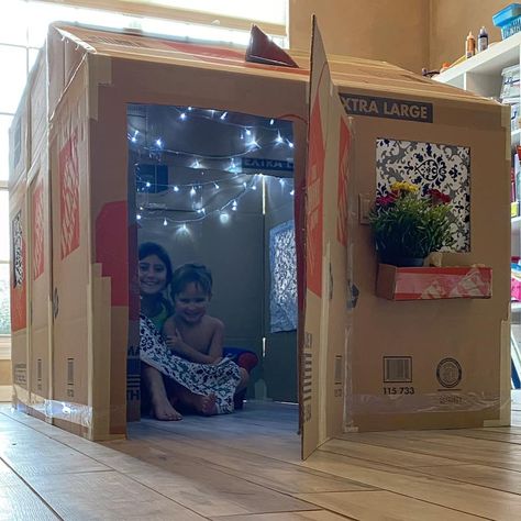 This Dad Made the Ultimate Cardboard Box Fort for His Kids Cardboard Box Playhouse Diy, Cardboard Fort, Cardboard Box Fort, Cardboard Boxes Kids, Cardboard Houses For Kids, Cardboard Home, Cardboard Forts, Box Fort, Diy Fort