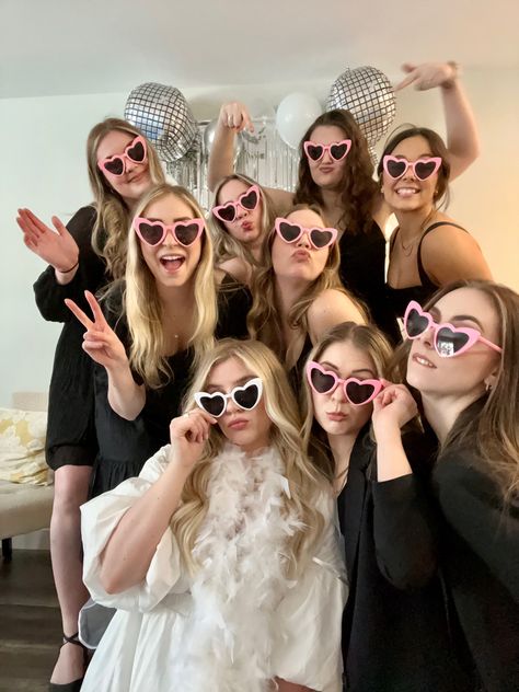 Hen Do Photo Ideas, Bachelorette Party Poses, Wholesome Bachelorette, Bride To Be Dress Ideas, Bachelorette Poses, Team Bride Ideas, Christian Bachelorette Party Ideas, Bachelorette Photo Ideas, Bachelorette Party Photoshoot