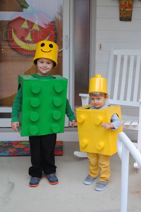 Diy Lego Costume, Quick Diy Halloween Costumes, Lego Costume Diy, Lego Halloween Costumes, Cupcake Halloween Costumes, Halloween Lego, Carnaval Diy, Lego Costume, Lego Halloween