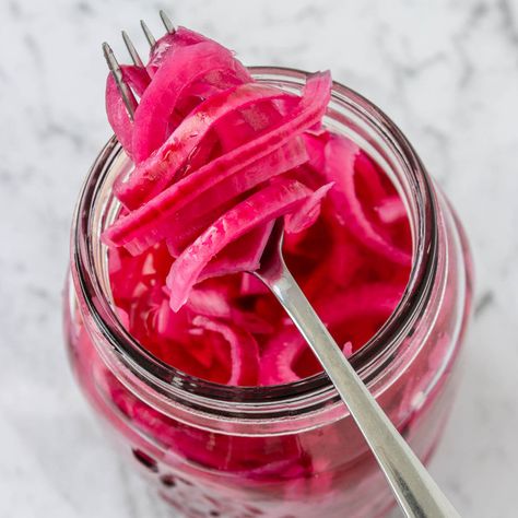 Quick Pickled Onions | Cooking With Ayeh Pickled Onions Recipe, Quick Pickled Red Onions, Quick Pickled Onions, Quick Pickled, Pickled Red Onions, Onion Recipes, Red Onions, Pickled Onions, Pickling Recipes