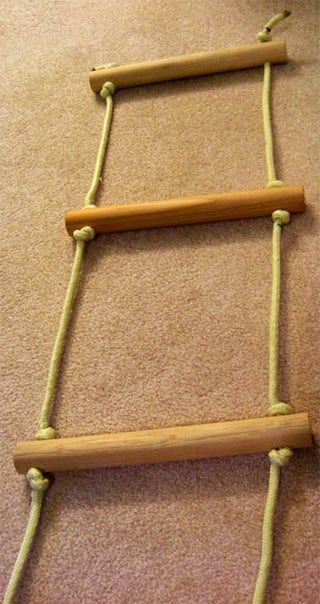 Rope Ladder (glow-in-the-dark Version): 10 Steps (with Pictures) Diy Rope Ladder, Tree Forts, Forest Bedroom, Rope Climb, Diy Carnival, Straw Bale House, Tree House Plans, Diy Playground, Rope Ladder