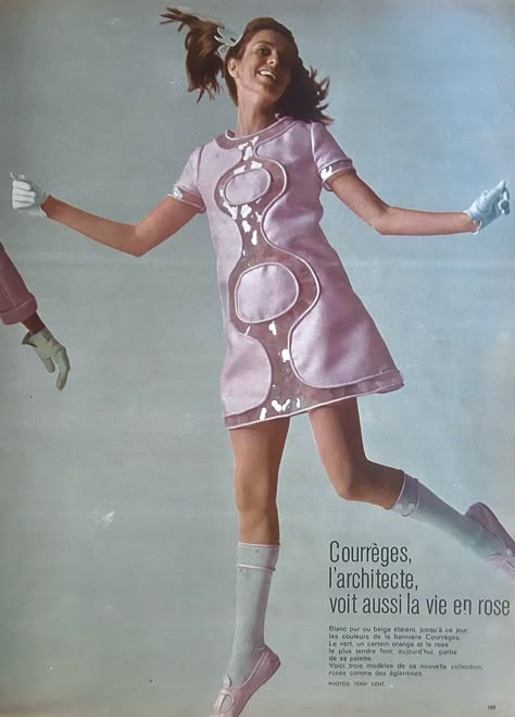 Andre Courreges 60s, Courreges Mini Skirt, Andre Courreges 1960, Space Age Photoshoot, Andre Courreges 1960 Space Age, Andres Courreges, Courreges 1960s, Retro Futuristic Fashion, Retro Futurism Fashion