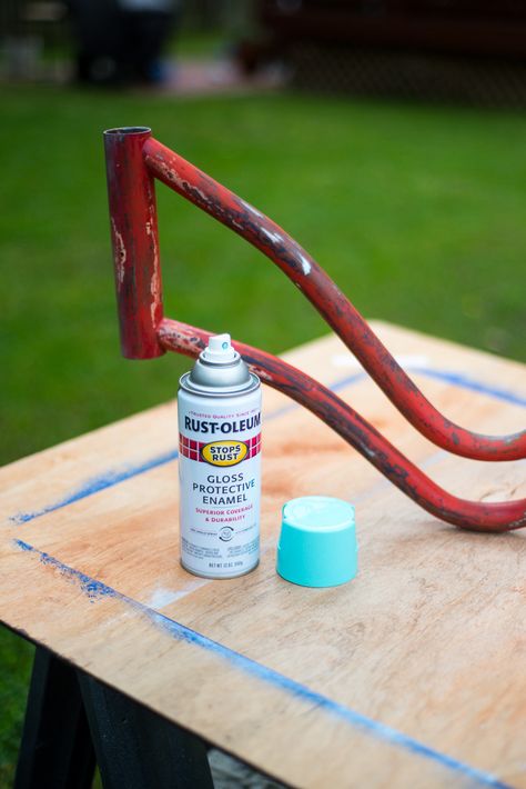 Repurposed Bike, Paint Bike Diy, Bike Spray Paint Ideas, How To Spray Paint A Bike Frame, Bicycle Makeover, Bike In Garden Old Bicycle, Bike Restoration, Paint Bike, Bicycle Rims