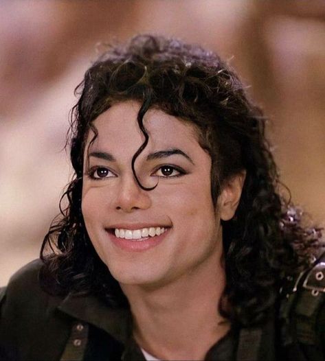 Michael Jackson Poster, Mike Jackson, Michael Jackson Wallpaper, Jackson Bad, Photos Of Michael Jackson, Michael Jackson Smile, Joseph Jackson, Michael Jackson Bad, Michael Jackson Pics