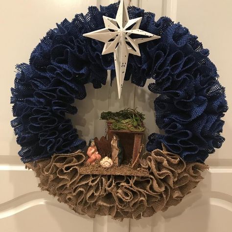 Manger Wreath, Nativity Wreath, Christmas Wreath Designs, Burlap Christmas Wreath, Christmas Mesh Wreaths, Wreath Burlap, Burlap Christmas, Shelf Liner, Xmas Wreaths