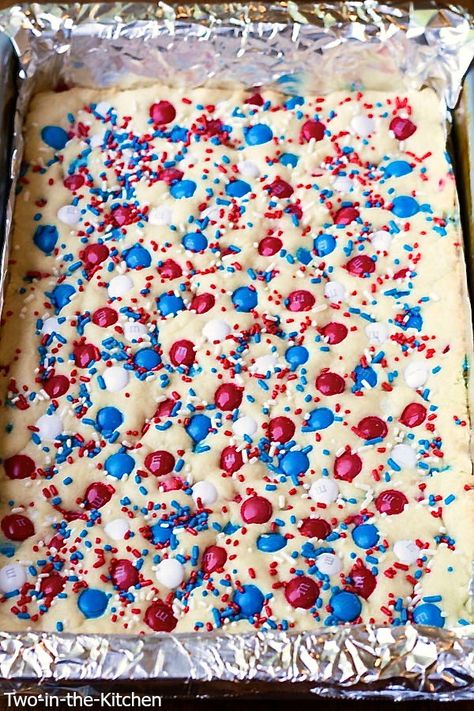 Patriotic Sugar Cookie Bars Two in the Kitchen p Patriotic Sugar Cookies, Patriotic Food, Patriotic Desserts, 4th Of July Desserts, Sugar Cookie Bars, Fourth Of July Food, 4th Of July Celebration, 4th Of July Decorations, Isagenix