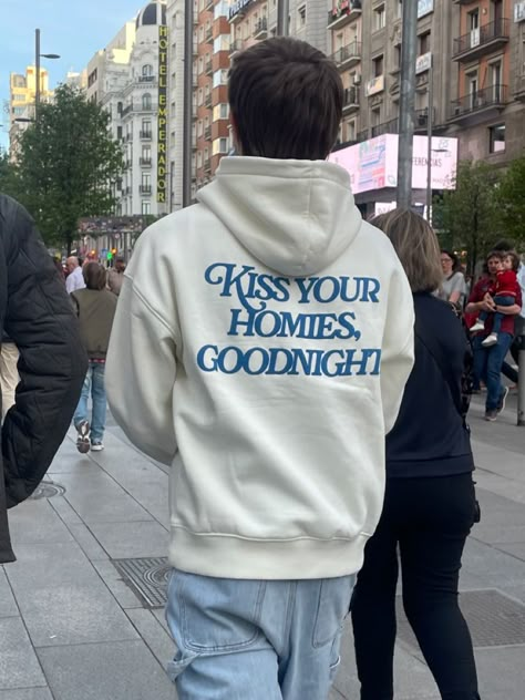 Kiss Hoodie Gift, Boyfriend Kiss Hoodie Ideas, Hoodie With Kisses, Kiss Print Hoodie For Boyfriend, Kissing The Homies, Hug Your Homies Hoodie, Bw Photography, Oversized Outfit, Trendy Quotes