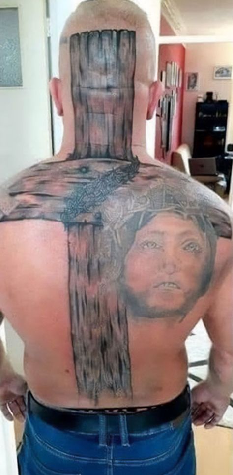 Really Bad Tattoos, Horrible Tattoos, Terrible Tattoos, Horrible People, Tattoo Fails, We All Make Mistakes, Bad Tattoos, Paris Pictures, Tattoo Cover-up