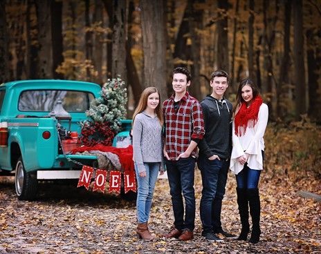 Akward Family Photos, Adult Family Photos, Old Truck Photography, Outdoor Christmas Photos, Christmas Photographer, Christmas Mini Shoot, Family Christmas Pictures Outfits, Vintage Truck Christmas, Rice Photography