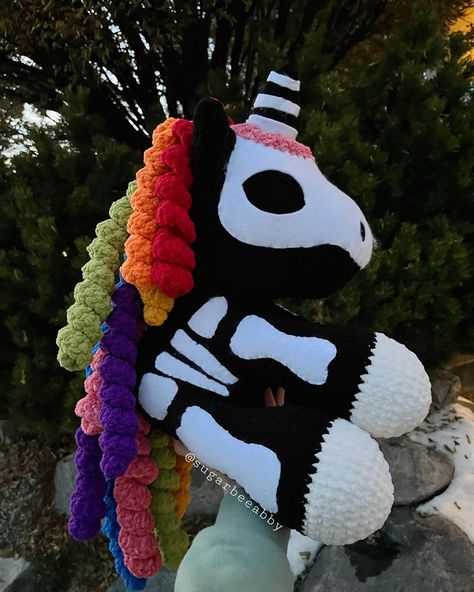 I absolutely loved making this rainbow-skeleton unicorn for a very special Christmas present!! 💀🌈 It was so much crocheting and even more sewing!! This was the first time I ever got a blister from so much sewing! 😅 But the results were so worth it!! I think I will definitely be making another skeleton unicorn in the future!! 🦄 #unicorn #crochet #skeleton #unicorndoll #plushie #plushtoy #crochetdoll #crochetunicorn #crochetplushie Crochet Skeleton Plushie, Crochet Skeleton, Rainbow Skeleton, Unicorn Plushies, Unicorn Crochet, Unicorn Doll, Crochet Unicorn, Rainbow Crochet, Unicorn Toys