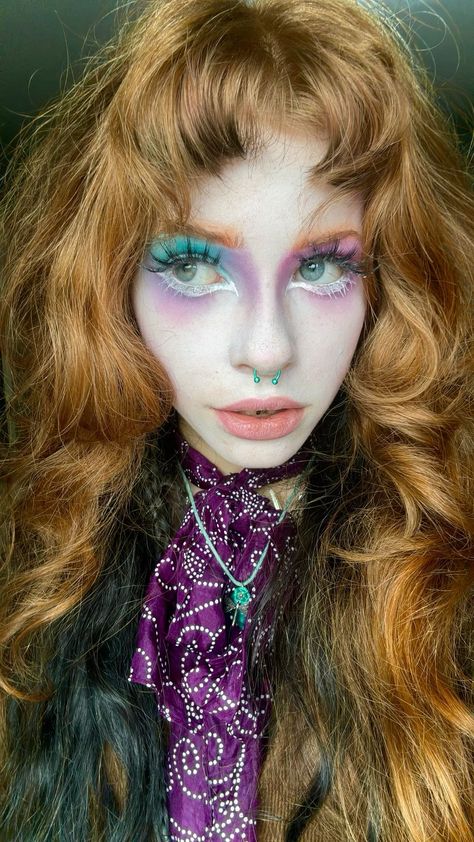 Mad Hatter Editorial, Alice In Wonderland Cosplay Mad Hatter, Mad Hatter Cosplay Female, Mad Hatter Makeup Ideas, Maddie Hatter Aesthetic, Drag Creature, Mad Hatter Inspired Outfit, Mad Hatter Fashion, Mad Hatter Aesthetic