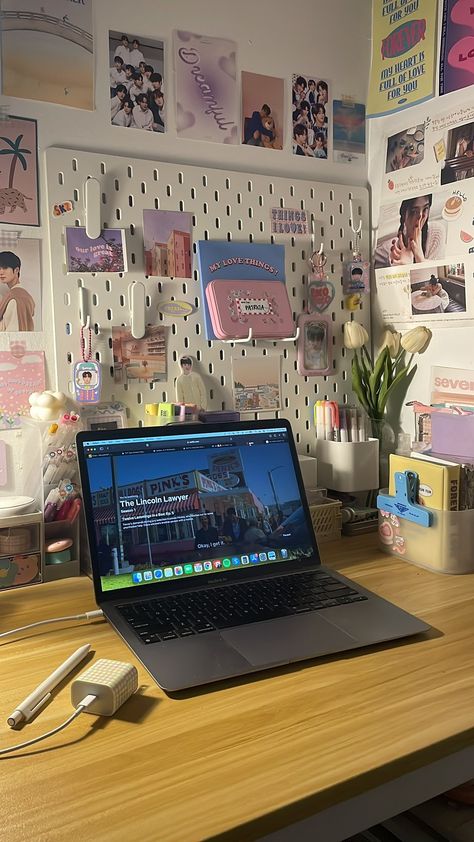 Meja Belajar Ideas, Pegboard Aesthetic, Indie Rooms, Future Bedroom Ideas, Danish Pastel Decor, Room Organisation, Study Desk Decor, Cute Blue Wallpaper, Desk Inspo