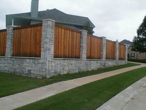 Pagar Modern, Home Fencing, Wood Fence Design, Stone Fence, Brick Fence, Metal Pergola, Building A Fence, Front Yard Fence, Stone Columns