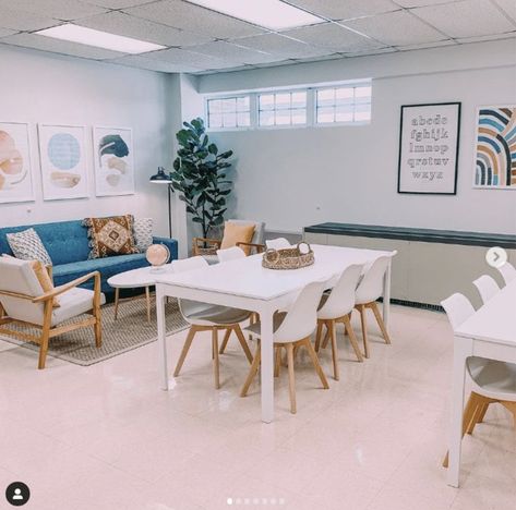 Work Lounge Ideas, Staff Workroom Ideas, School Lounge Ideas, Plc Room Decor, Teacher’s Lounge, Teacher Workroom Makeover, Teacher Work Room, Teachers Lounge Ideas, Staff Lounge Makeover