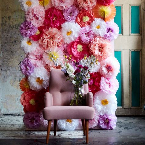 DIY photo backdrop ideas for the garden to take the best party snaps Selfie Wall, Diy Photo Backdrop, Party Checklist, Instagram Wall, Backdrop Diy, Flower Wall Backdrop, Backdrop Ideas, Paper Flower Backdrop, Diy Backdrop