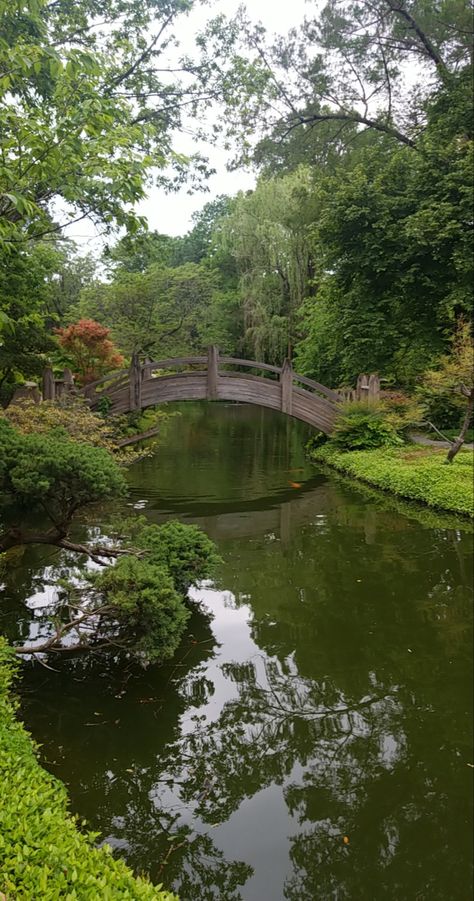 House By Water Aesthetic, Rivercore Aesthetic, River Bridge Aesthetic, Bloxburg River, Cottagecore Pool, Katrina Aesthetic, Lawn Aesthetic, Cottagecore River, Aesthetic Cottages