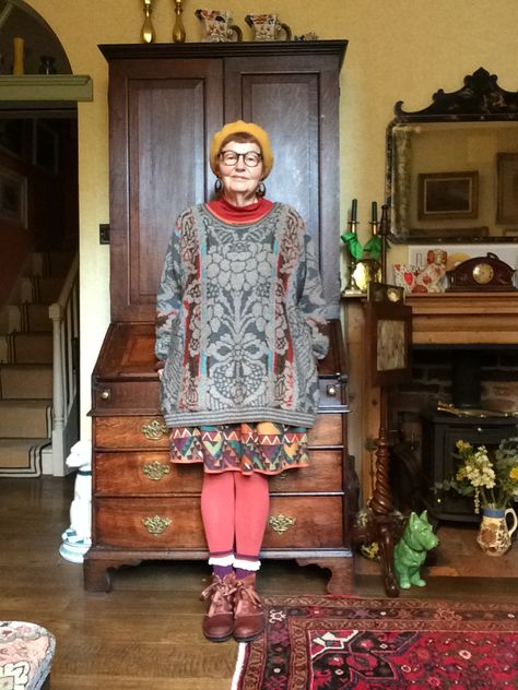 Me made wardrobe 3rd November 2019 #memadeeveryday Marcia Lois Riddington, 60 Year Old Fashion, Granny Chic Fashion, Folklore Style, Dottie Angel, Long Plaid Skirt, Senior Style, Eccentric Style, Gudrun Sjoden