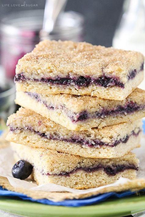 Blueberry Jam Cake, Life Love And Sugar, Blueberry Desserts Recipes, Blueberry Jelly, Jam Bars, Cake Bars Recipe, Jam Cake, Easy Bar Recipes, Blueberry Bars