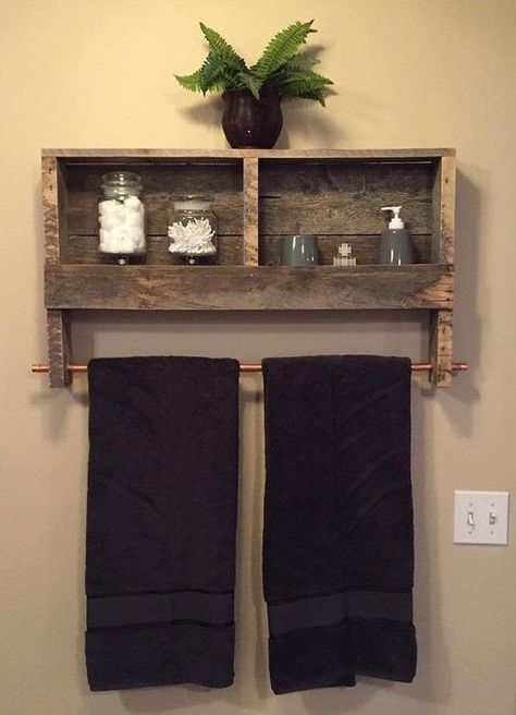 Diy Projektit, Rustic Bathroom Decor, Pallet Crafts, Towel Rack Bathroom, Pallet Furniture Outdoor, Wood Pallet Projects, Pallet Ideas, Diy Pallet Projects, Rustic Bathroom