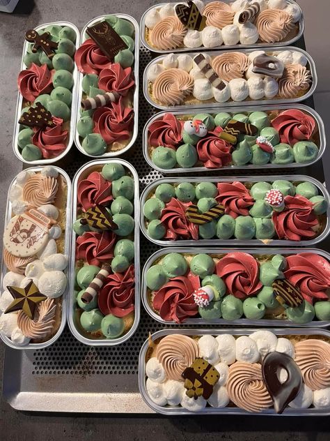 Loaf Cake Decorating Ideas, Christmas Loaf Cakes, Christmas Loaf, Deco Cake, Loaf Cakes, Loaf Cake, Craft Show, Cake Decorating, Cake