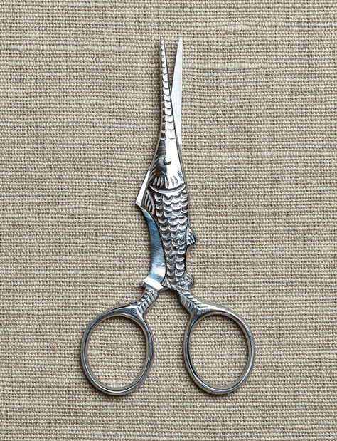 Pretty Scissors, Vintage Scissors, Vintage Sewing Notions, Sewing Scissors, Purl Soho, Can't Stop Won't Stop, Cross Stitch Supplies, Needle Cases, Embroidery Scissors