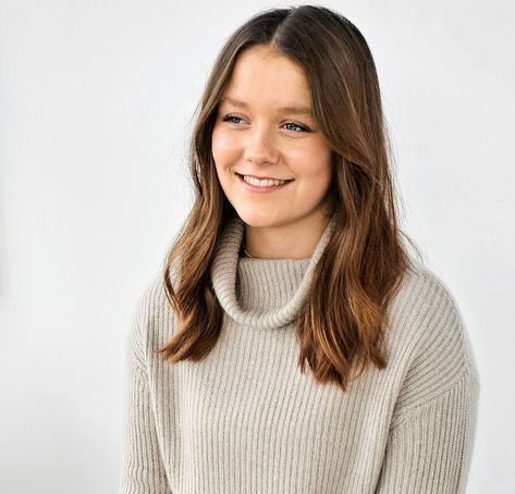 New photos of Danish Princess Isabella were released on her 16th birthday Princess Isabella Of Denmark, Princess Josephine Of Denmark, Prince Christian Of Denmark, Birthday Dinner Outfit, Princess Isabella, Denmark Royal Family, Royal Girls, Prince Frederick, Royal Beauty