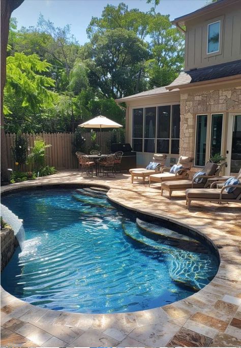 Spool Pool, Pools Backyard Inground, Pool Landscape Design, Cozy Backyard, Dream Life House, Outdoor Paradise, Tikal, Backyard Pool Designs, Swimming Pools Backyard