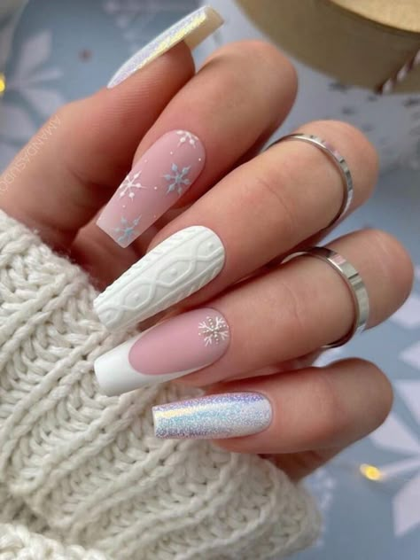 Long, coffin-shaped, white winter nails Winter Time Nails, Nails With Sweater Design, Pretty Winter Nails, Pretty Christmas Nails, Xmas Nail Designs, Unghie Sfumate, December Nails, Nagellack Trends, Winter Nails Acrylic