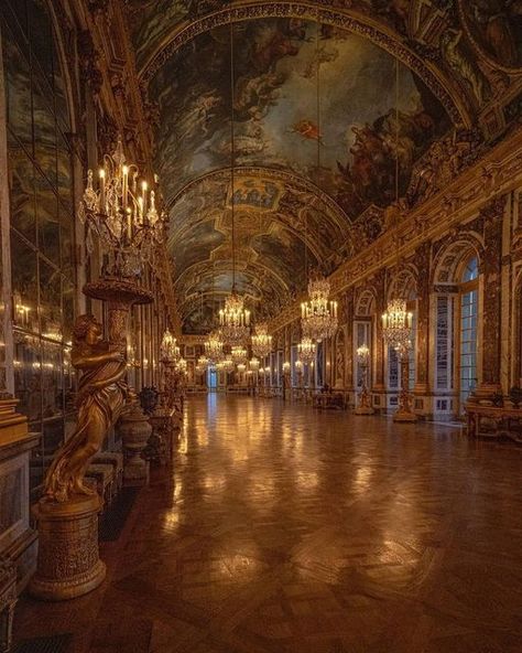 TRAVELLING THROUGH THE WORLD © on Instagram: "Château de Versailles ❤️ 🇫🇷 Photos by @jbperraudin Tag your best travel photos with #travellingthroughtheworld" Ballroom Aesthetic, French Palace, Palace Architecture, The Palace Of Versailles, Palace Interior, Hall Of Mirrors, Paris Luxury, Palace Of Versailles, Wonderful Picture