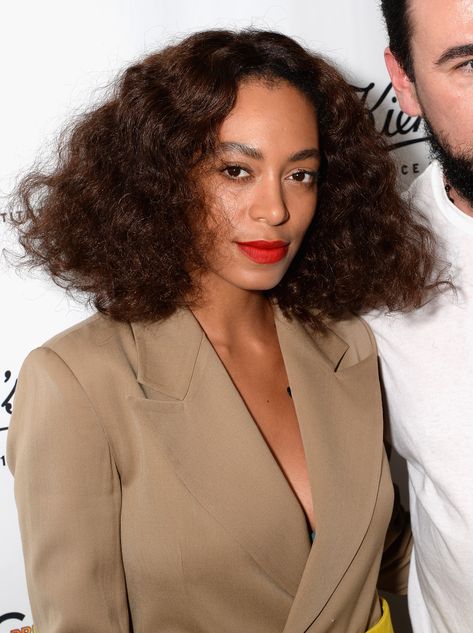 Solange Style, Solange Knowles Style, Curled Bob, Haircut Designs, Solange Knowles, Hair Crush, Short Hair Styles Easy, Natural Curls, Curled Hairstyles