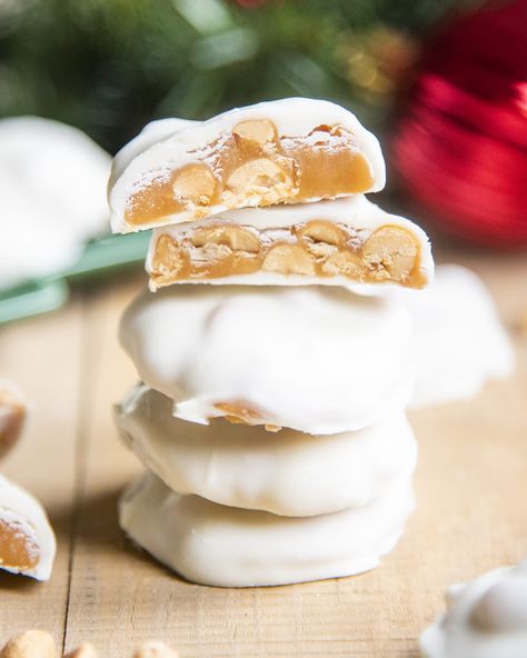 Polar Bear Paws, Sees Candy, Best Christmas Candy, Polar Bear Paw, Paw Cookies, Chocolate Clusters, Microwave Fudge, Christmas Fudge, Like Mother Like Daughter