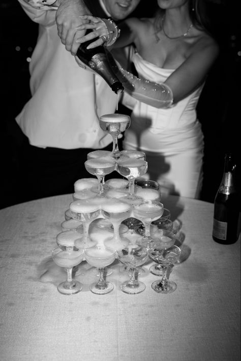 Wedding Dj Aesthetic, Champagne Tower Wedding, Old Hollywood Wedding, Edinburgh Wedding, Champagne Tower, Hollywood Wedding, Lovely Bride, Wedding Money, Chicago Wedding Venues