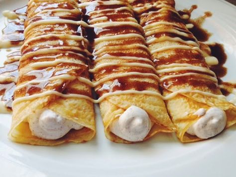 Sweet Cream Crepes, Cinnamon Roll Crepes, Boston Cream Pie Crepes, Apple Cinnamon Crepe Filling, Boston Cream Pie Parfait, Crapes Recipe Filling Savory Crepes Creamy Chicken, Boston Cream Pie Recipe, Boston Cream Pie, Boston Cream