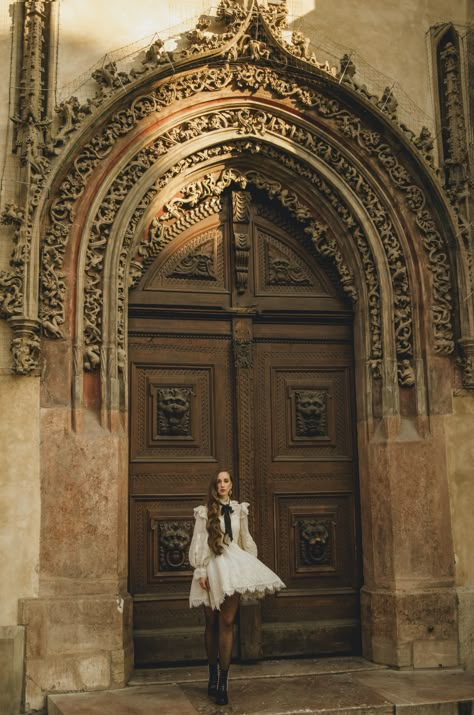 Cathedral Photoshoot Ideas, Cathedral Photoshoot, Old Building Photoshoot, Old City Photoshoot, Royalty Photoshoot Ideas, Castle Photoshoot Ideas, Prague Pictures Ideas, Prague Photoshoot Ideas, Prague Photo Ideas Winter