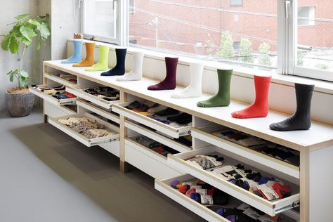 Sock Display Ideas Retail, Sock Packaging, Mobile Fashion Truck, Sock Display, Sock Store, Socks Packaging, Showroom Interior Design, Interior Display, Display Furniture