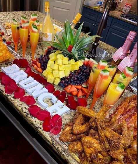 Breakfast Brunch Party, Brunch Catering, Catering Food Displays, Brunch Spread, Party Food Buffet, Catering Ideas Food, Brunch Buffet, Party Food Platters, Birthday Brunch