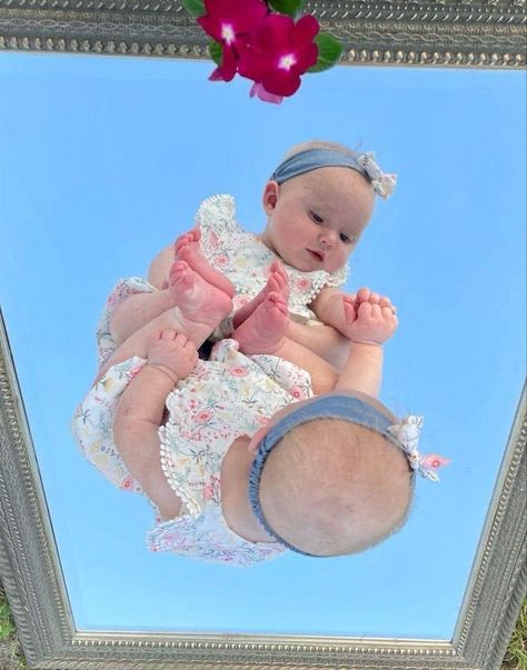 Mirror Baby Photoshoot, Baby Mirror Photoshoot, Baby Mirror Pictures, Baby Mirror, Toddler Photoshoot, Baby Milestone Photos, Baby Jane, Photo Shoot Ideas, Memories Photography