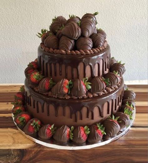 Chocolate Grooms Cake, Chocolate Cake Designs, Chocolate Wedding Cake, Chocolate Dipped Strawberries, Birthday Cake Chocolate, Valentine Cake, Cake Truffles, Strawberry Cakes, Pretty Birthday Cakes