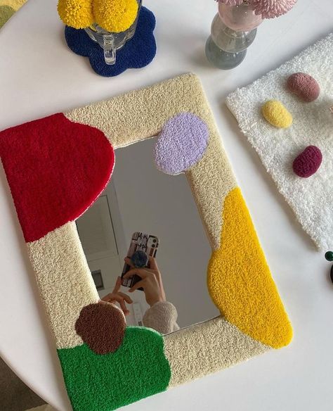 How perfect are these colorful puffy mirrors? 🥺 Adorable work by @haryeon.o (per usual) 🎨 Made in Seoul, S. Korea ~ | Instagram Modern Punch Needle, Punch Needle Mirror, Punch Needle Wall Art, Tufted Mirror, Tufting Diy, Mirror Unique, Handmade Mirror, Handmade Mirrors, Wall Art Personalized