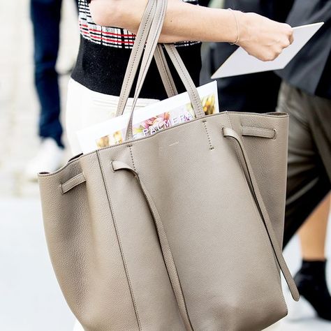 Accessorize - 17 Stylish Laptop Bags You'll Actually Want to Carry - #fashion #bag #style Laptop Tote Bag Woman, Luxury Laptop Bag, Designer Work Bag, Designer Laptop Bag, Stylish Laptop Bag, Tote Bag Outfit, Luxury Tote Bags, Laptop Tote Bag, Work Tote Bag