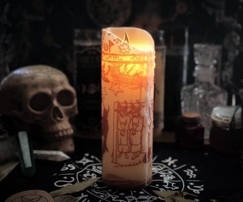 Black Flame Candle Hocus Pocus, Witchy Movies, Hocus Pocus Candle, The Black Flame Candle, Kathy Najimy, Spirits Of The Dead, Hanged Man, Black Flame Candle, Flame Candle