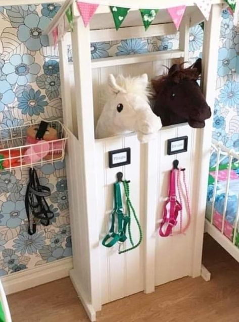 Diy Hobby Horse, Horse Room Decor, Horse Bedroom, Horse Room, Stick Horses, Hobby Horses, Horses Theme, Toddler Girl Room, Horse Crafts